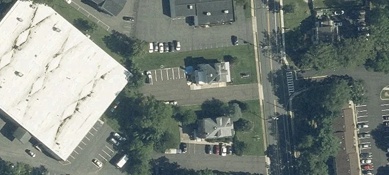 209 Lawrence Rd