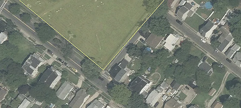 Cres Blvd At Browning Ln