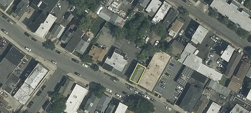 355 Henry St