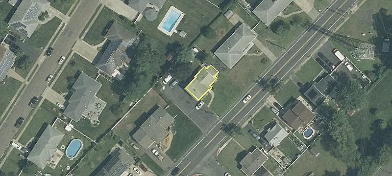 1089 Bordentown Ave