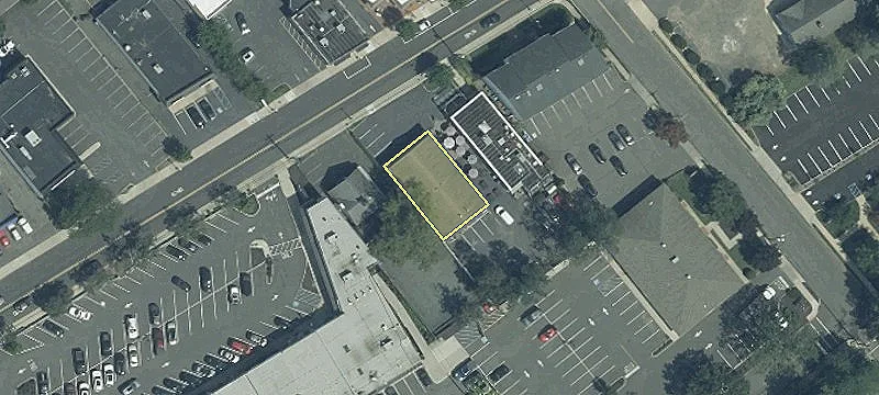 606 Riv Rd