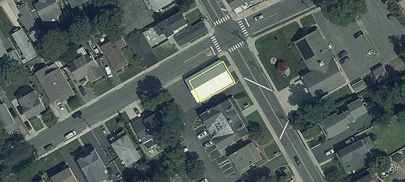 111 Riv Rd