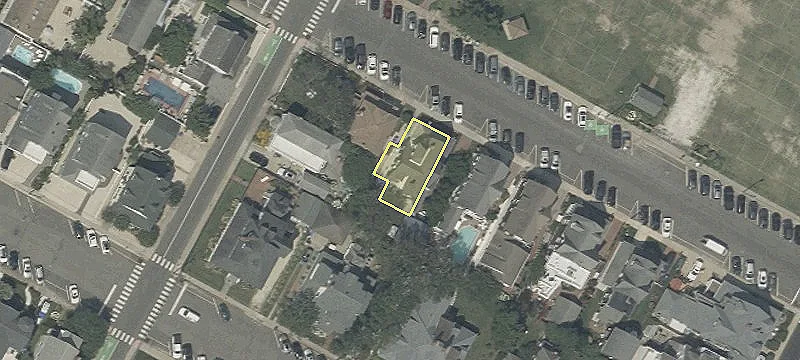 126 Amber St