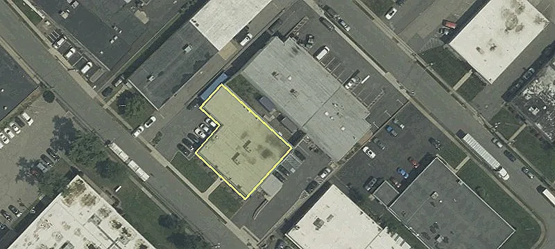 38 Industrial W St