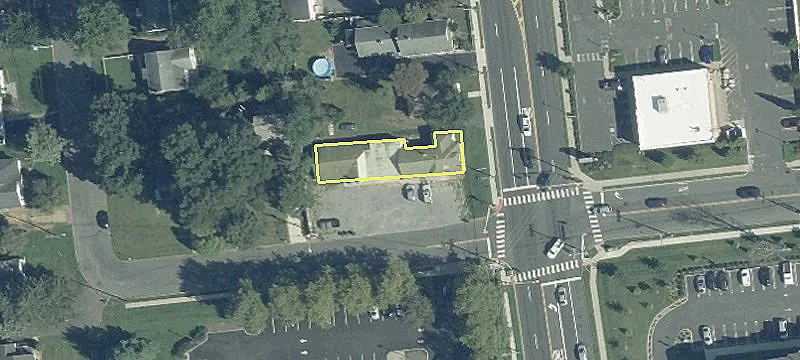 496 Shrewsbury Ave