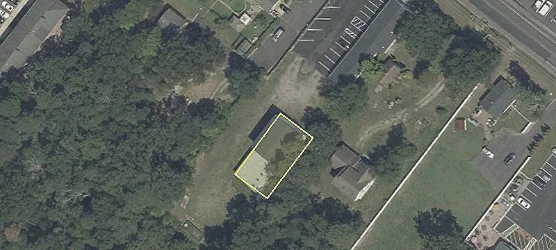 390 Lakehurst Rd
