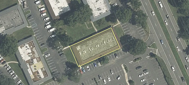 1002 Lincoln W Dr