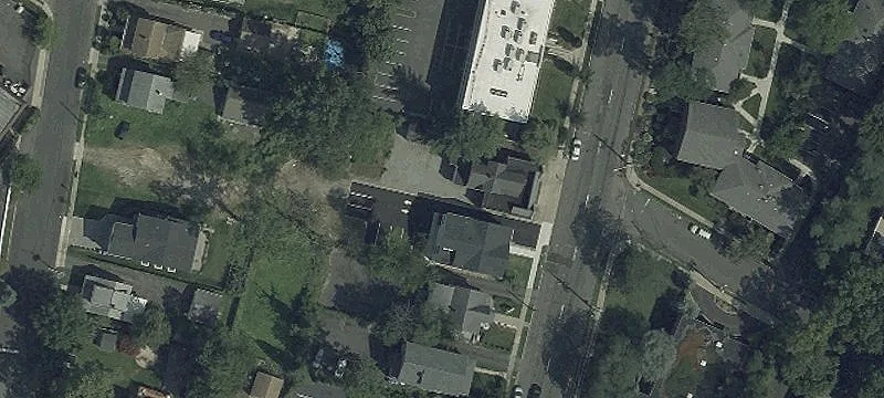 326 Grand Ave