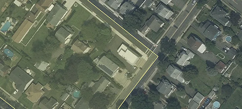 383 Rochelle Ave