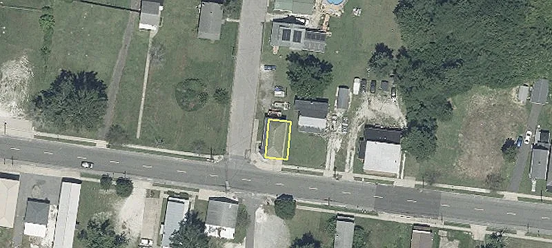 1736 Main St