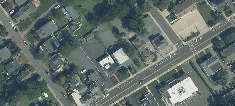 807 Riv Rd