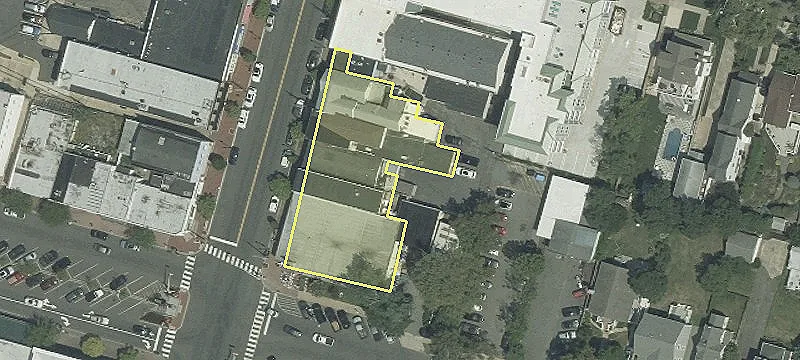 908 Main St