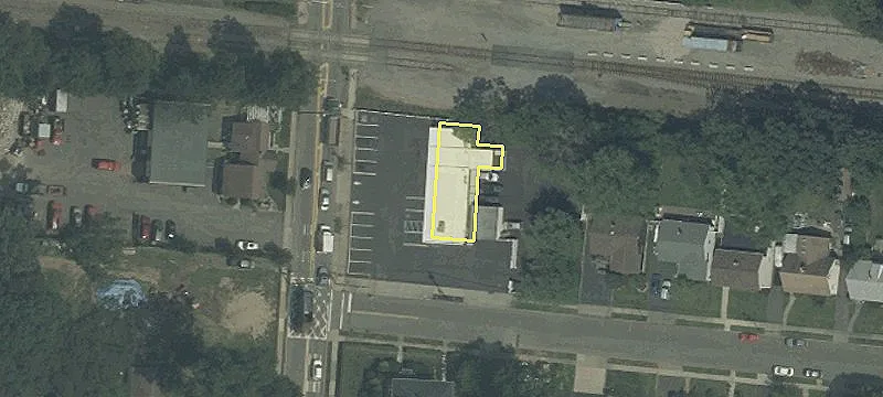 128 Rochelle Ave