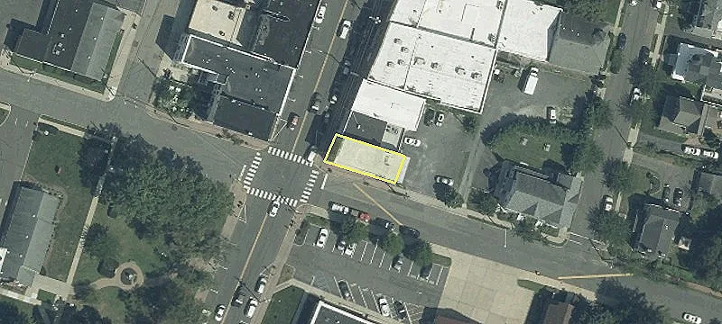 98 1st Ave