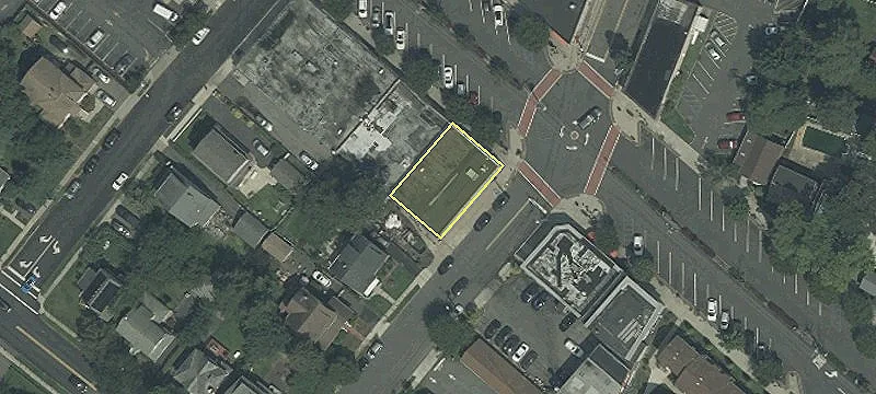 40 Pleasant Ave