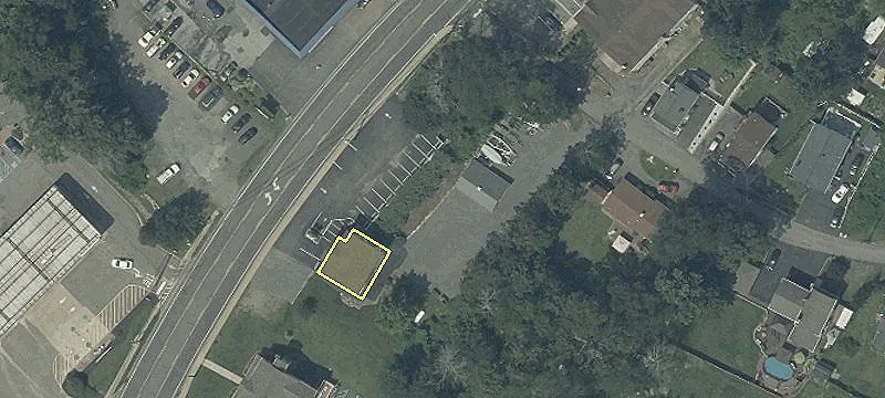 41 Lakeside Blvd