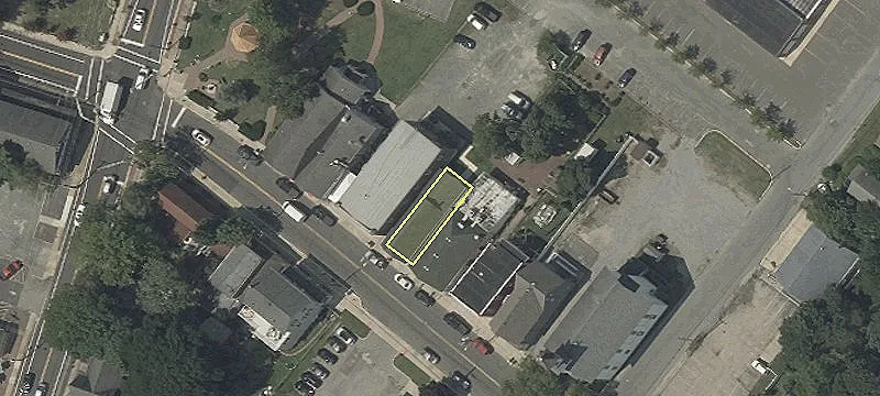 690 Bay Ave