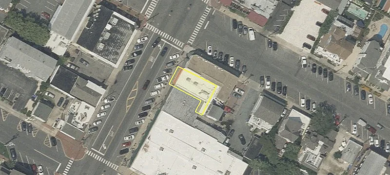 3 Bay Ave