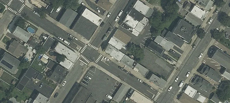 222 Macarthur Ave