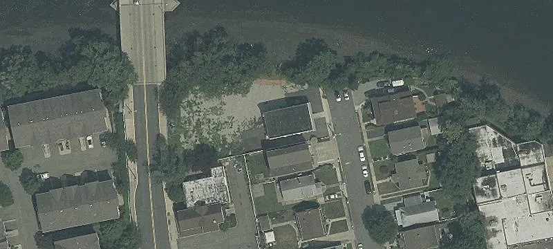 8 Halstead Ave