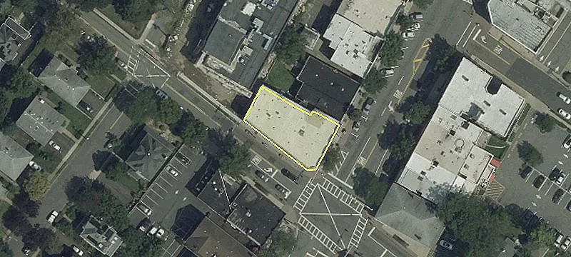 320 Broad Ave