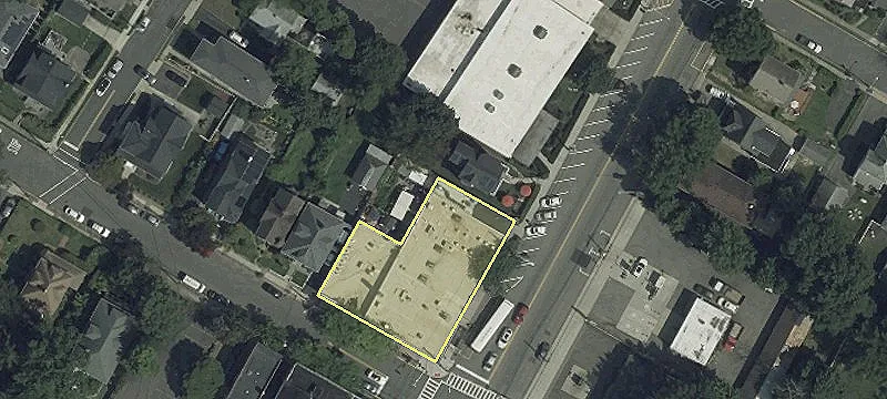 452 Broad Ave