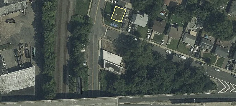 219 Railroad Ave