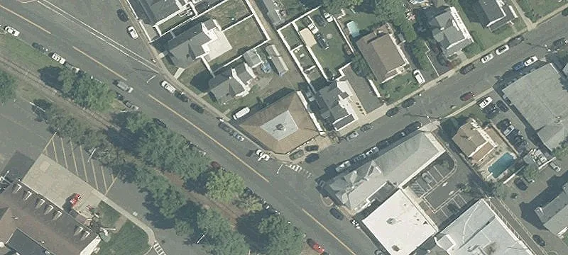 83 Railroad Ave