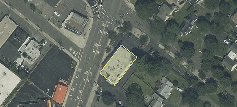 450 Rochelle Ave