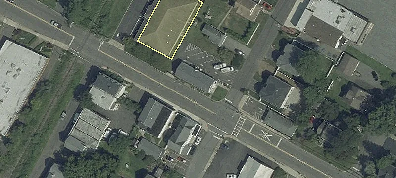 169 Paris Ave