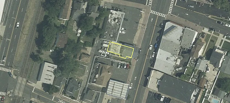 121 Main St