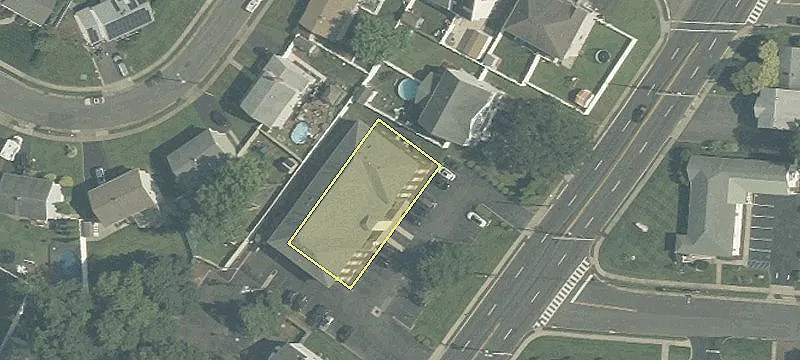495 Un Ave, Unit 10