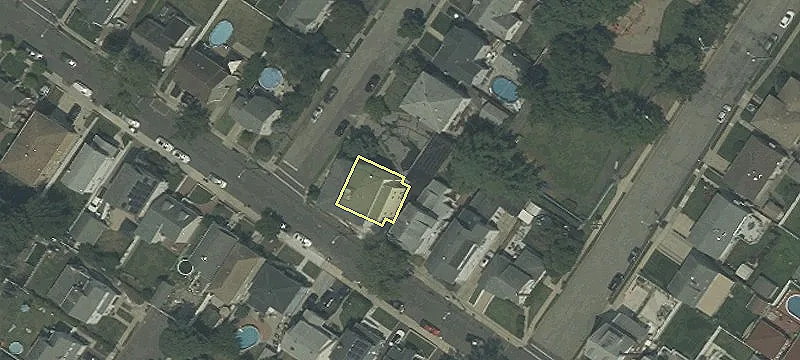 150 Arlington Blvd