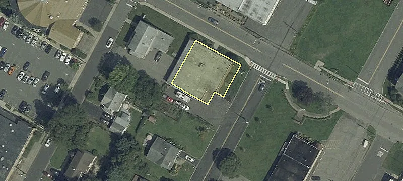 192 Paris Ave