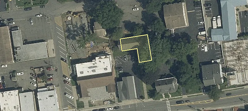 211 Main St