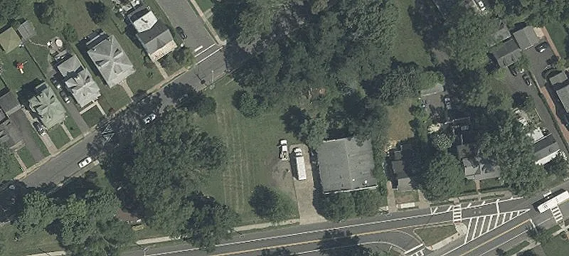 325 Main St