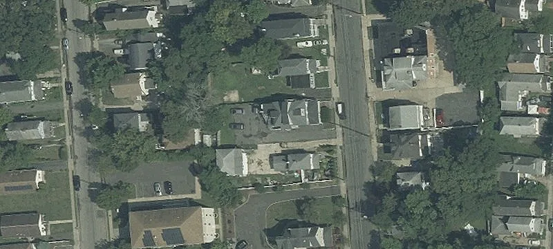 121 Rdg Ave