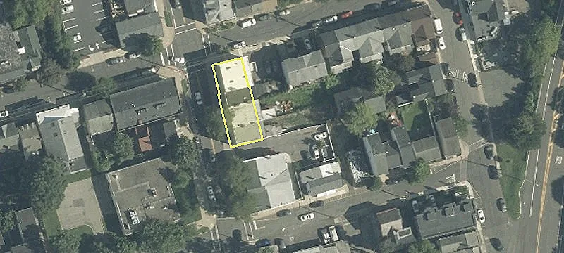 38 Main St