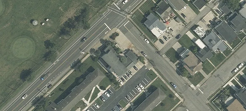 2401 Bay Ave03