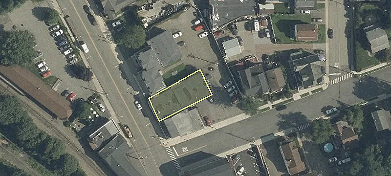 228 Main St