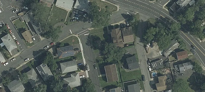 79 Tuxedo Pl