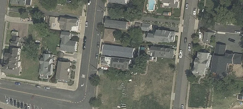8 Central Ave