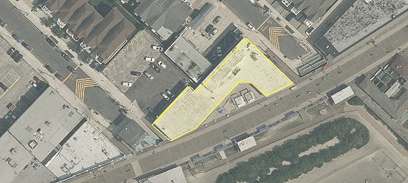 2400 Boardwalk, Unit 24