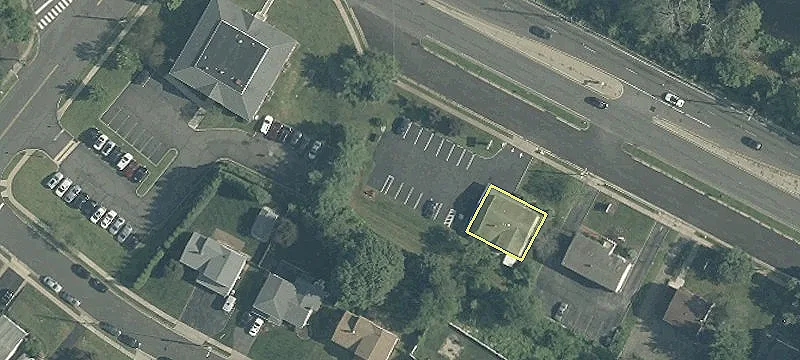 858 Easton Ave
