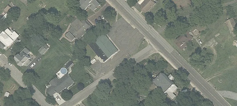 32 Railroad Ave