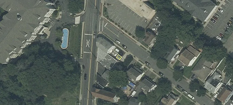 172 Rochelle Ave