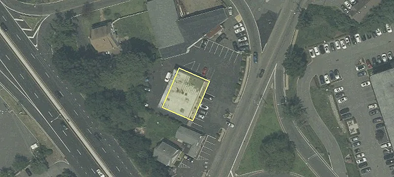 24-18 Maple Ave