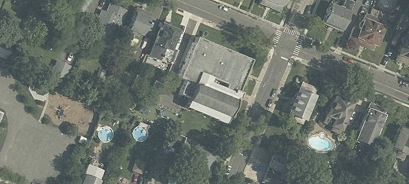 832 Park Ave