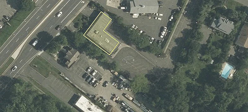 28 Eisenhower Pkwy