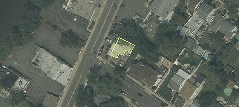 176 Riv Rd